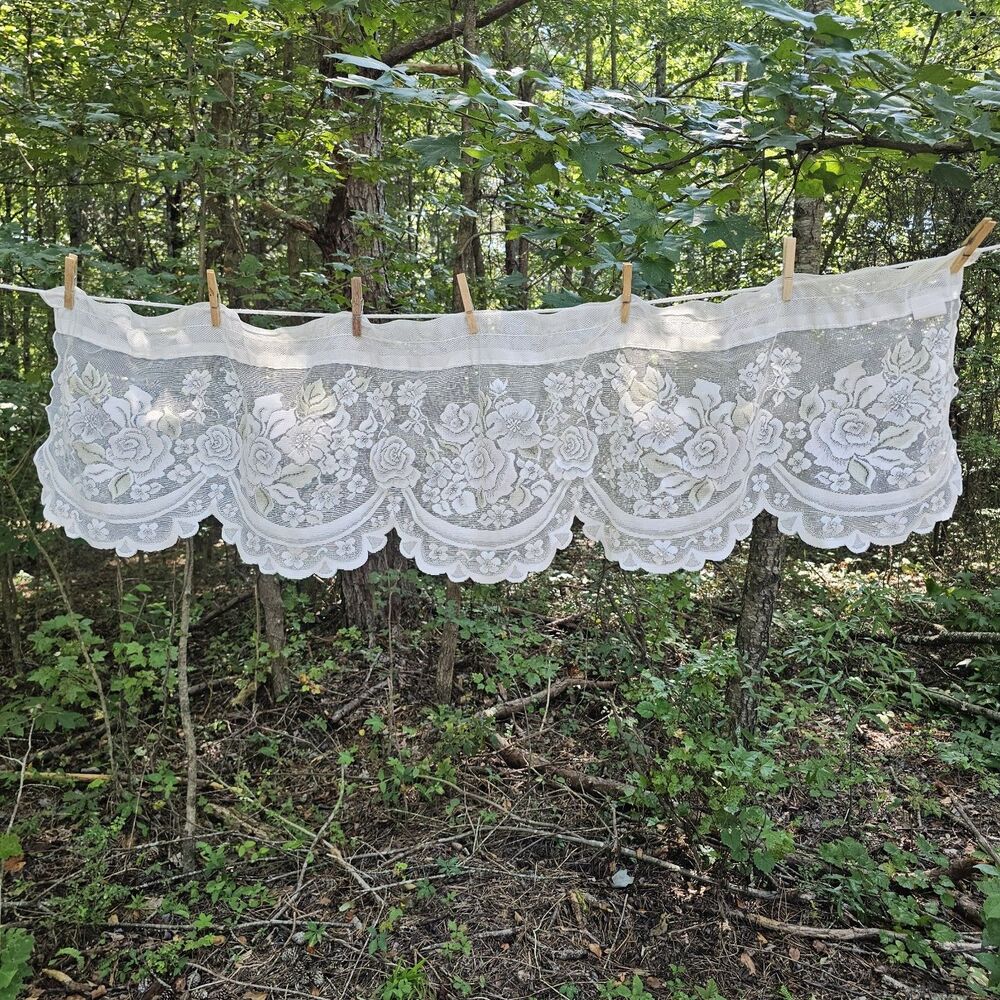Vintage 80s/90s Rose Floral Lace Valance Scalloped Edge Made USA 50"